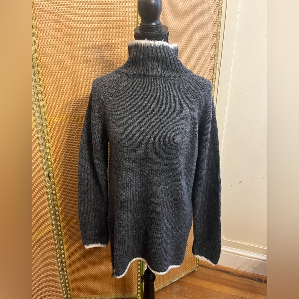 Size M grey and white Joan vass sweater